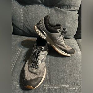 New Balance Men's Black and Gray Athletic Shoes